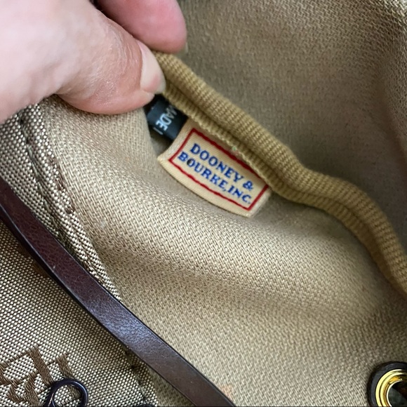 Large Dooney & Bourke Tote - Picture 5 of 9